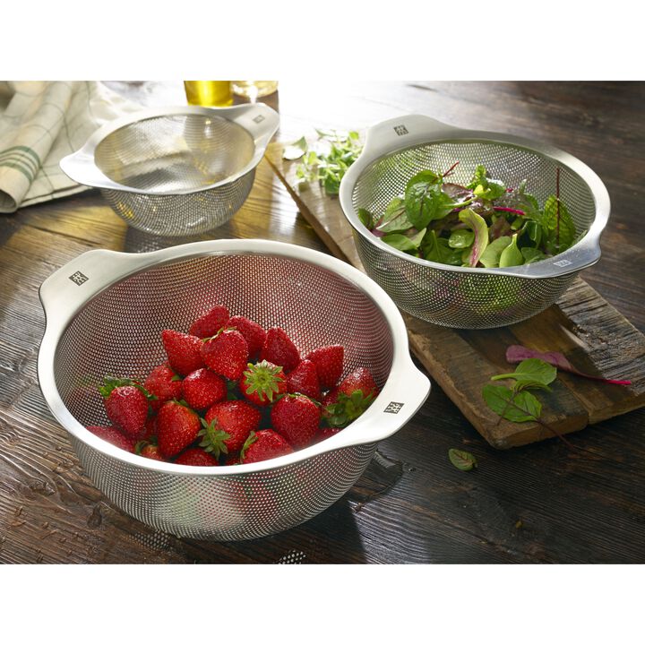 Accessories, 7.5-inch Strainer, 18/10 Stainless Steel , large 3