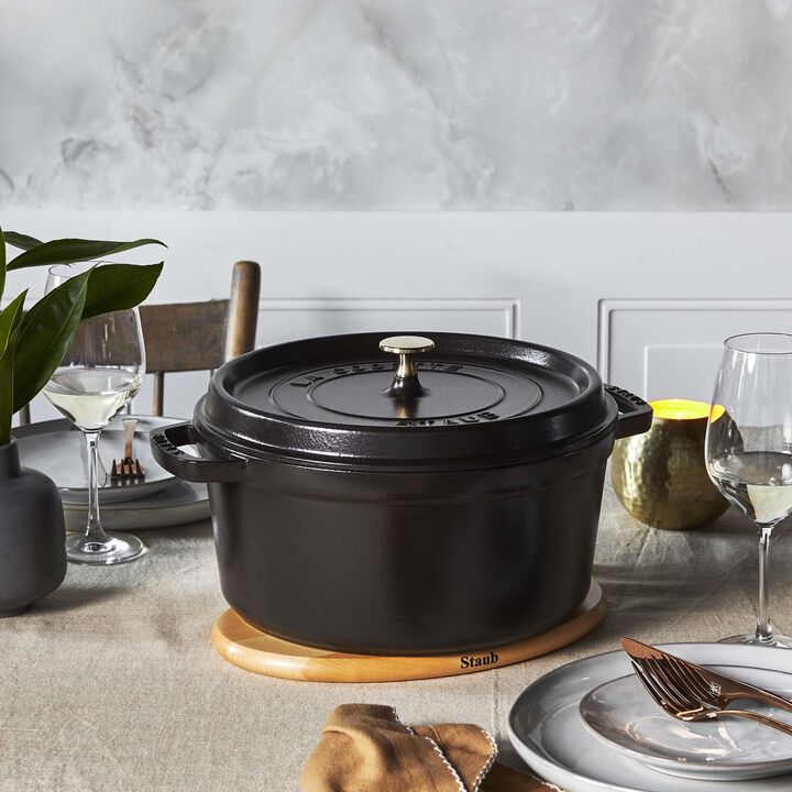 Cast Iron, 4 qt, Round, Dutch Oven, Black Matte, large 2